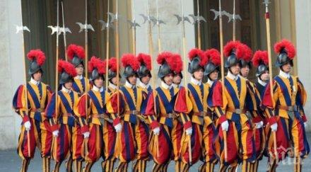 папа франциск изпрати гвардейци помагат италия