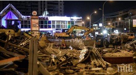 среднощна акция москва багери рушат незаконни магазини видео