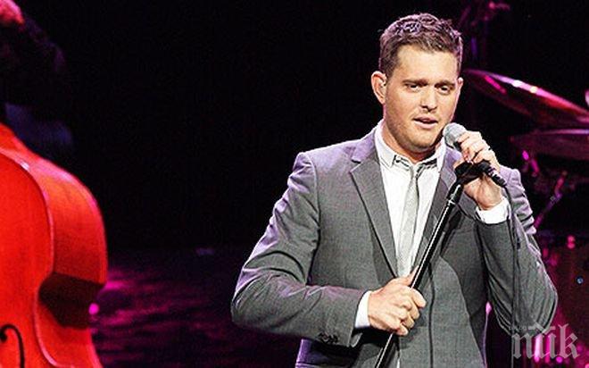 Майкъл Бубле танцува с БГ балерини