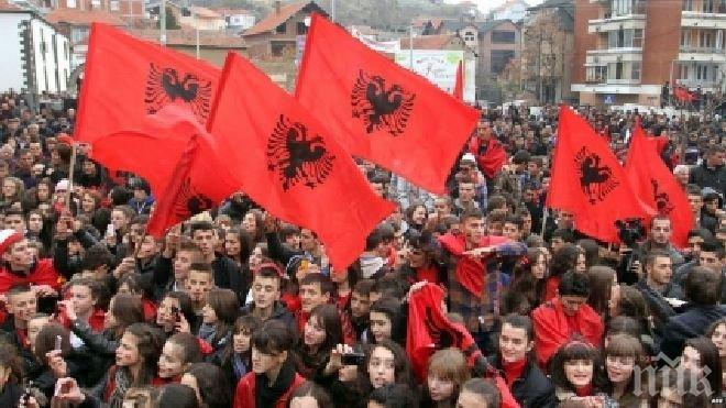Няколко хиляди албанци протестираха на границата с Черна гора