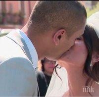 Животът продължава: Влюбени се венчаха сред руините на труса в Италия 