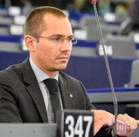 Джамбазки: ЕС е съюз на лицемери и двойни стандарти Джамбазки: ЕС е съюз на лицемери и двойни стандарти