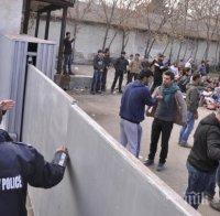 Биячите от бежанския център в Харманли отиват на съд