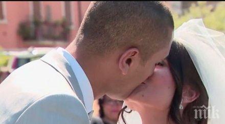 животът продължава влюбени венчаха сред руините труса италия