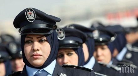 хиджаб шапка възможният дрескод полицайките турция