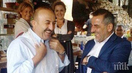 турският външен министър обядва крит своя гръцки колега