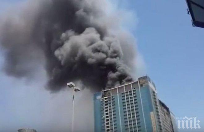 ОТ ПОСЛЕДТНИТЕ МИНУТИ! Гори небостъргач в Абу Даби (ВИДЕО)