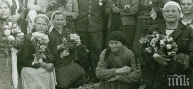 Издирват жени от снимка с Гагарин! Ще разпознаете ли някоя от тях?