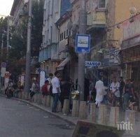 ПЪРВО В ПИК! Екшън насред София! Жандармерия отцепи центъра заради три автобуса с мигранти (СНИМКИ)