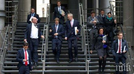 богатите също плачат банкери загубиха милиарда долара заради срива цените акциите