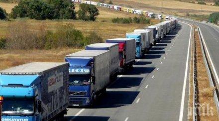 системите мвр рухнаха километрични опашки границите