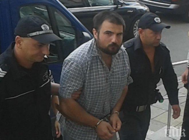 Водят Горан Горанов окован като мечка в Бургаския съд, защитата му твърди, че не бил опасен!