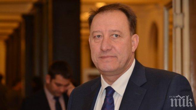 ПЪРВО в ПИК!  Ангел Найденов блокиран от катастрофата на Тракия: Защо едни тъпи ламарини не могат да бъдат отстранени и да се пусне движението?!