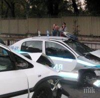 Извънредно: Тежко ранен полицай след сблъсък на две патрулки (обновена)