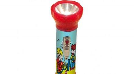 потресно жена нападна съседка дърво заради изгубено детско фенерче