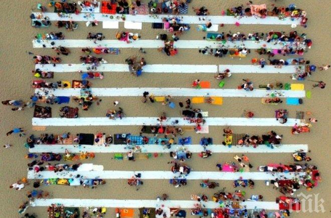 КУПОН! Във Варна организираха най-дългата вечеря на плажа