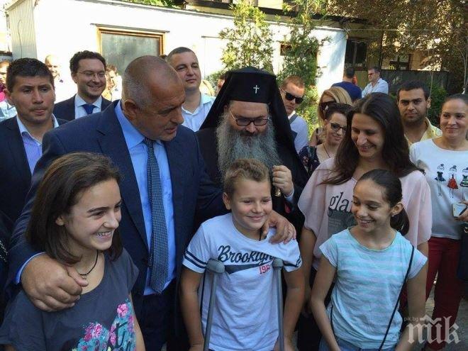 Борисов призова българите: Да бъдем единни и да живеем в разбирателство (СНИМКИ)