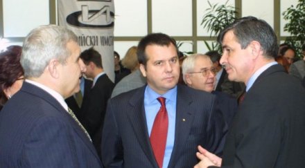 почитат илия павлов запалени пури гроба