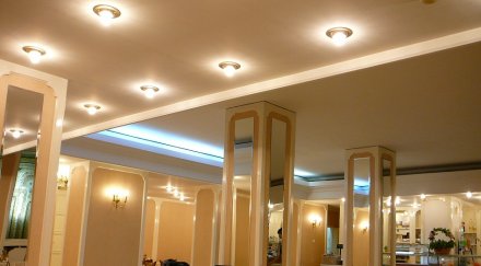 авария остави депутатите без кюфтаци