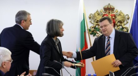 цацаров копира медийната политика филчев