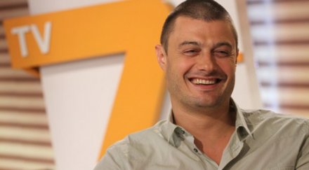 бареков купува журналисти 6000 7000 заплата