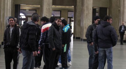 роми крещяха убиец охранителя гръмнал млад крадец