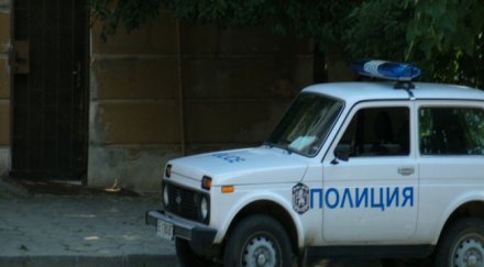 кола излетя пътя заби паркиран автомобил