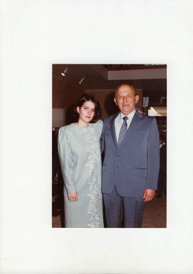 Дядо си пиеше кафето с Бойко