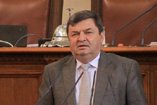 Депутатът Георги Божинов: Ако се оттегля, ще кажат, че съм страхливец Депутатът Георги Божинов: Ако се оттегля, ще кажат, че съм страхливец
