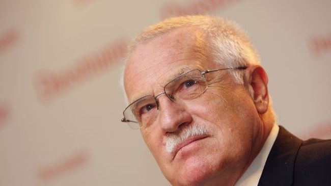 Чехи изгориха чучело на Вацлав Клаус