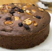 Кекс с фъстъци и стафиди