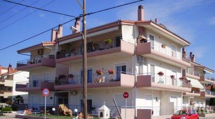 българин наглец керамоти шашна комшиите превзе тротоар снимки