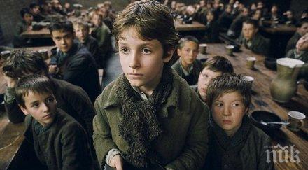 сащ снимат секс версия оливър туист