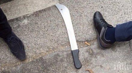 мъж мачете вик аллах акбар нападна полицаи сърбия