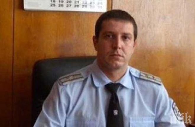 Бившият ръководител на полицията в Благоевград Росен Танушев вече е зам-шеф на РПУ-Петрич Бившият ръководител на полицията в Благоевград Росен Танушев вече е зам-шеф на РПУ-Петрич