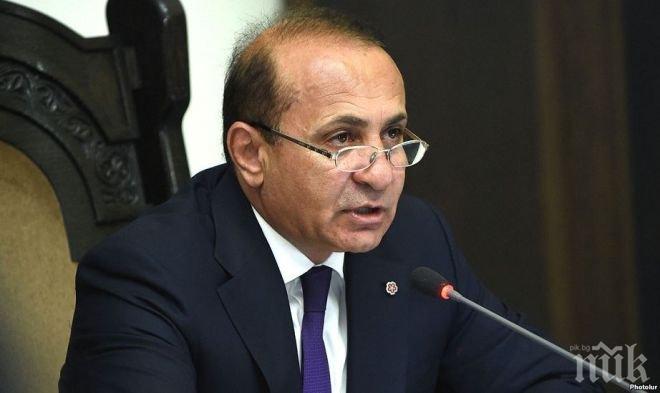 Премиерът на Армения подаде оставка