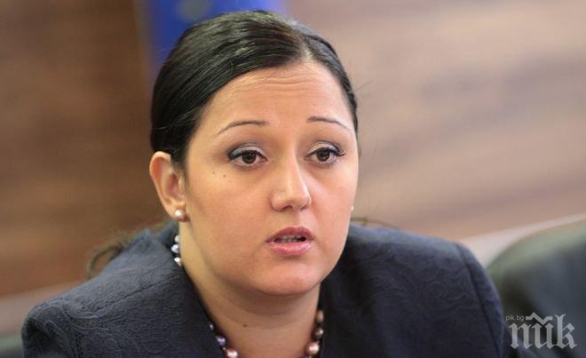 Павлова: От октомври общинската и държавната администрации нямат право да връщат граждани за скици