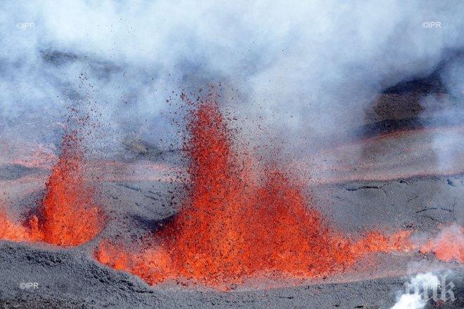 Изригна един от най-опасните вулкани в света (УНИКАЛНО ВИДЕО)