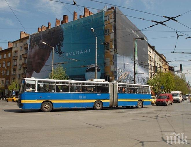 Авария! Спряха тролейбуси в София