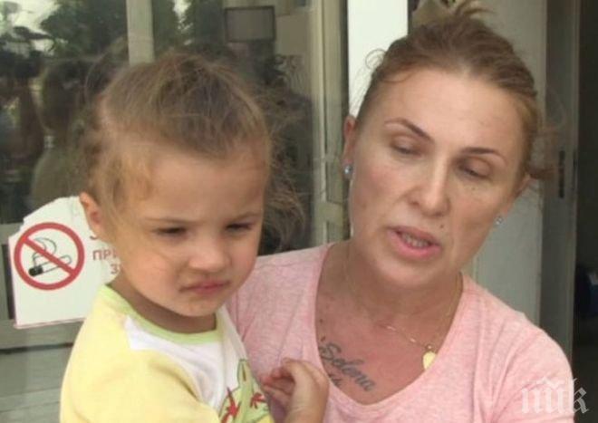 Социалните още не са готови да върнат детето на лекарката, оставила го заключено  в кола 