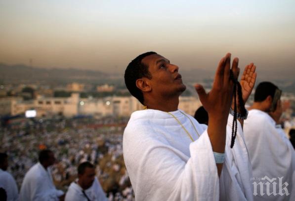 Саудитска Арабия пусна тв канал за Иран - да гледат хаджа в Мека!