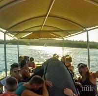 Взривиха туристическа лодка в Бали, загина чужденка