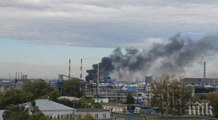 извънредно пожар избухна нефтопреработвателен завод газпромнефт видео