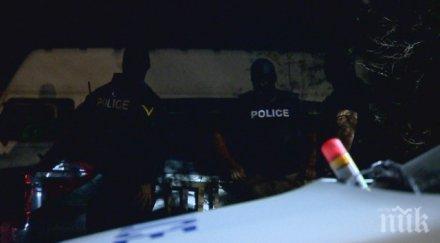 задържаните екшъна владая били автоджамбази арестуваха паяка двама македонци