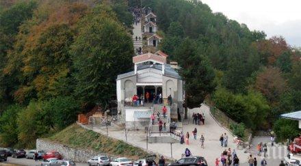 грешници млатят навръх кръстовден паркомясто вкара скандал миряни