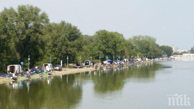 Шоу на Гребната: Най-добрите рибари в света загряват за голямата битка
