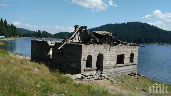 Мистерия! Духът на цар Борис броди в ловна хижа, никой не смее да я доближи нощем