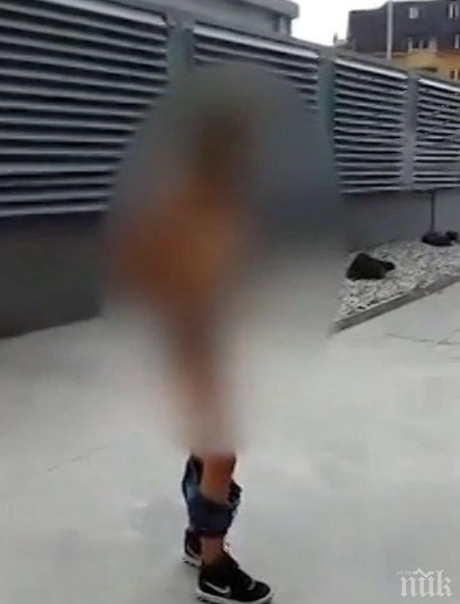 ЖЕСТОКОСТ! Момичета биха и съблякоха гола съученичка, качиха клипа във Фейсбук!