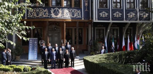 ПИК TV: Президентите от „Арайолуш” си обещаха да стоят рамо до рамо за разрешаване на актуалните кризи