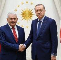 Трусове се задават в Турция: 5-6 министри ще се разделят с постовете си 